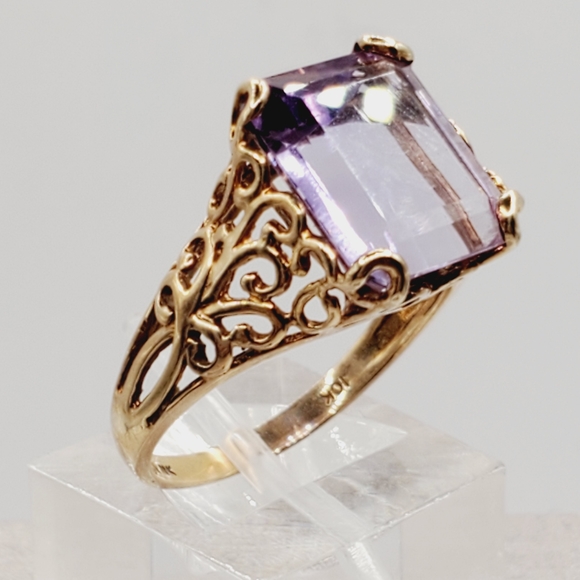 10k Solid Yellow Gold Genuine Purple Emerald Cut Amethyst Statement Ring - Picture 3 of 7